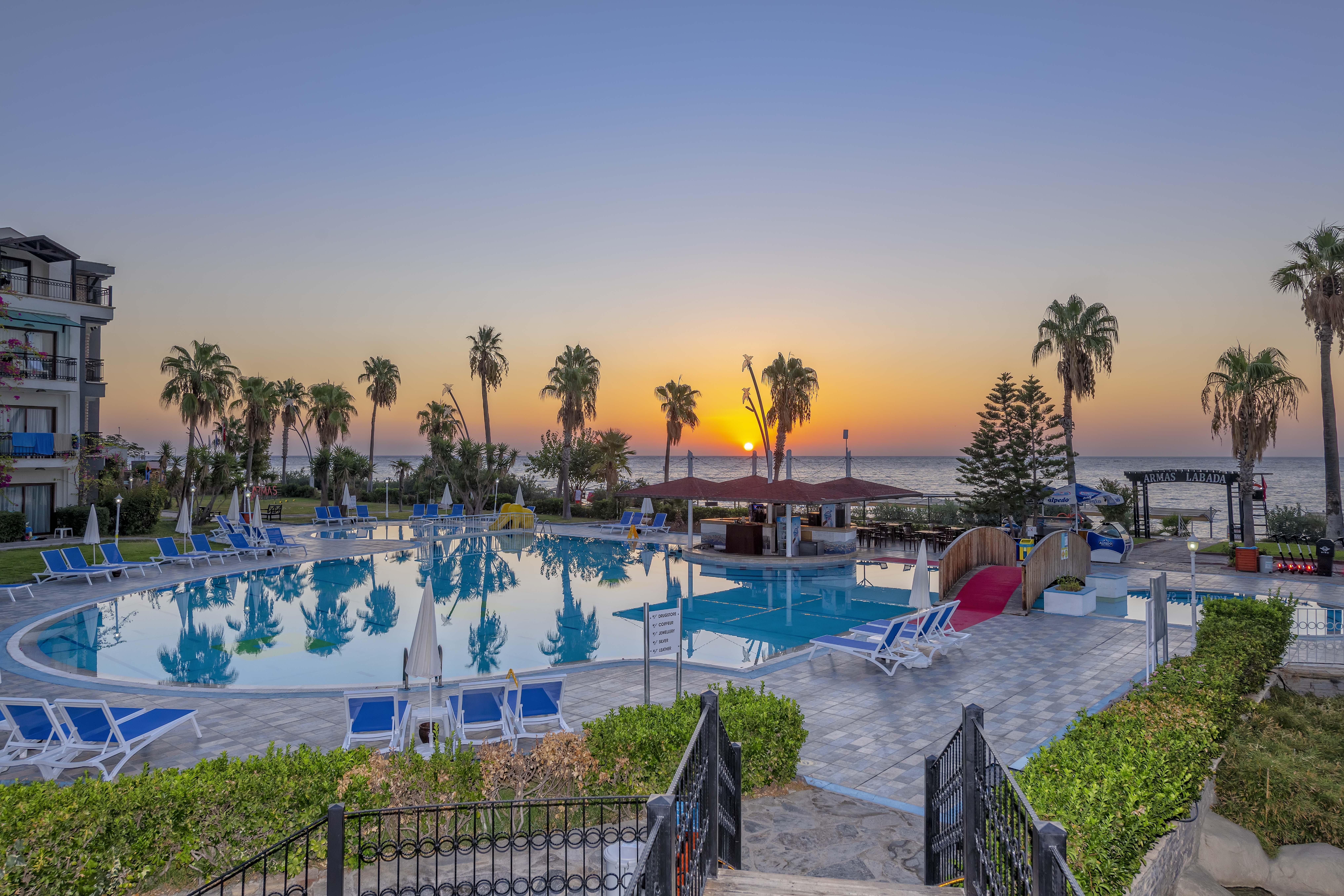 Labada Beach Hotel Чамьюва Экстерьер фото